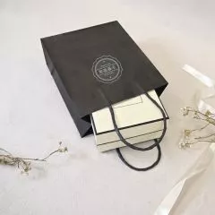 黑色直式單色印刷紙袋展示